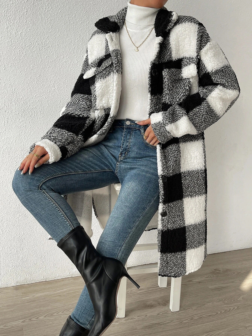 Pocket Plaid Button Plush Long Coat